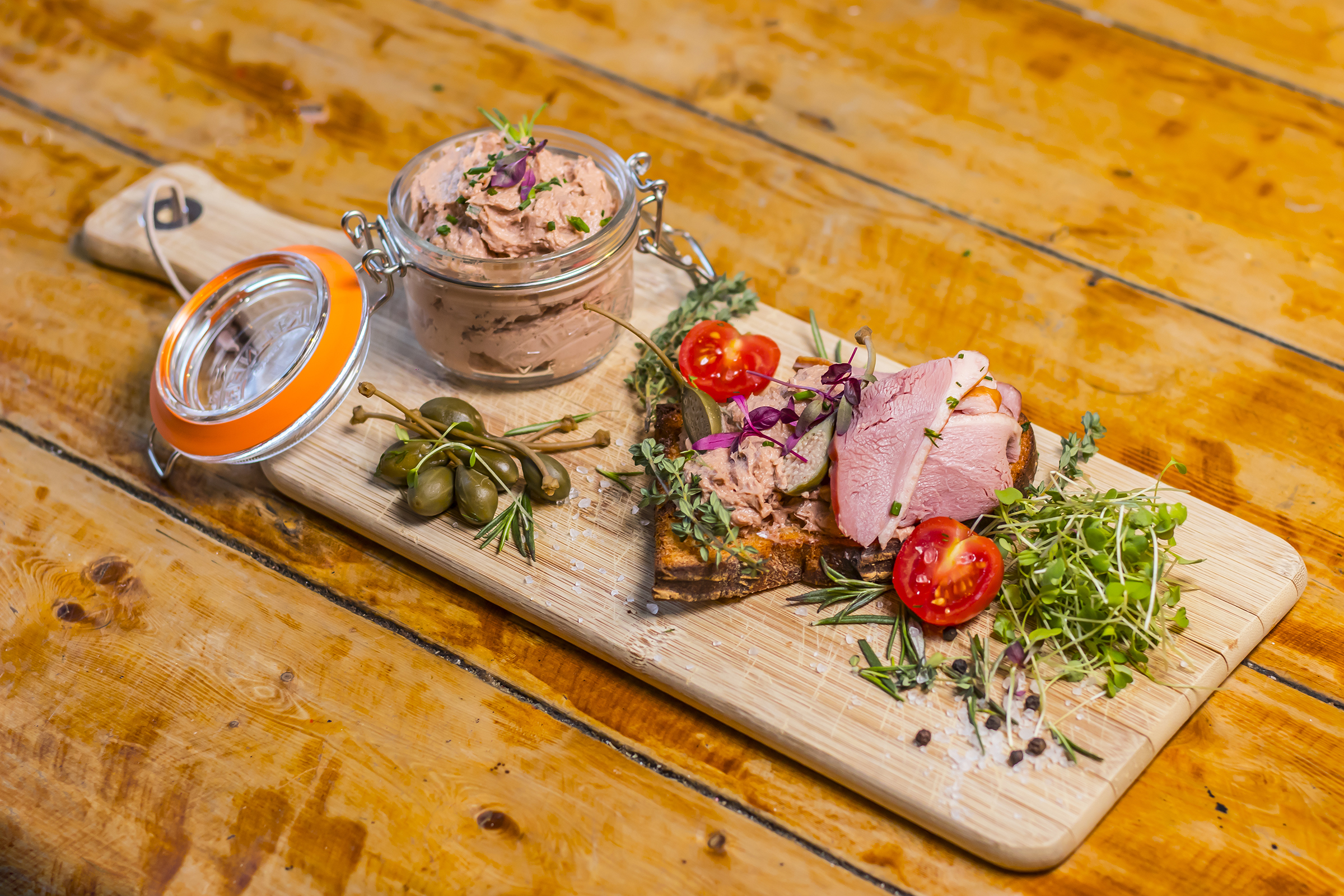 IMG_9736 Kaitlin McMahon Ham and paté board with capers, cherry tomatoes, and herbs at Johnnie Fox’s
